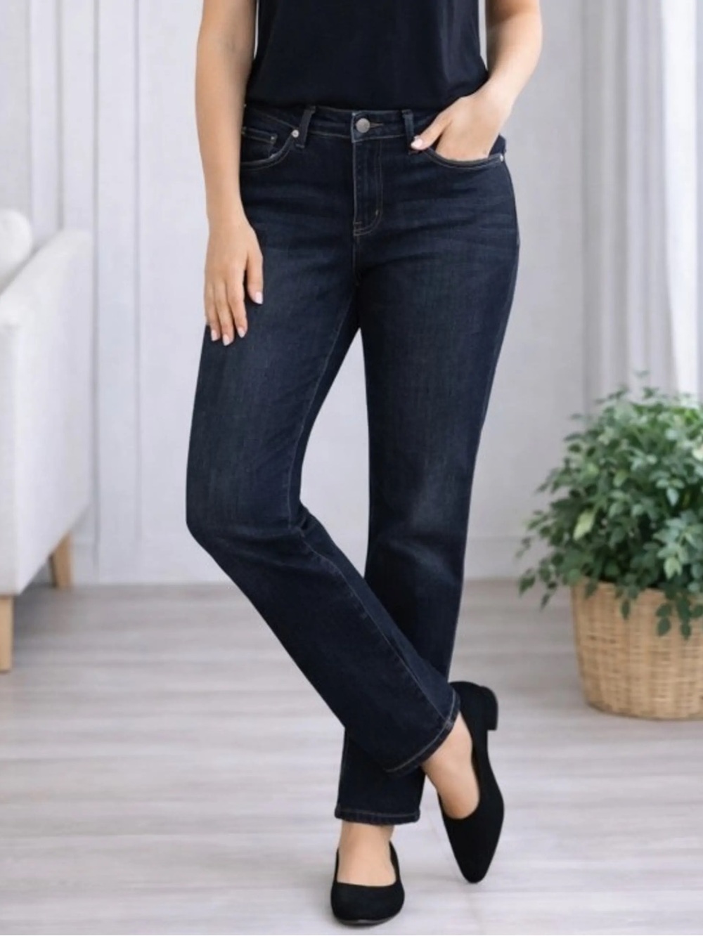 Chico’s Platinum Dark Wash Ultimate Fit Denim Jeans Size 8
